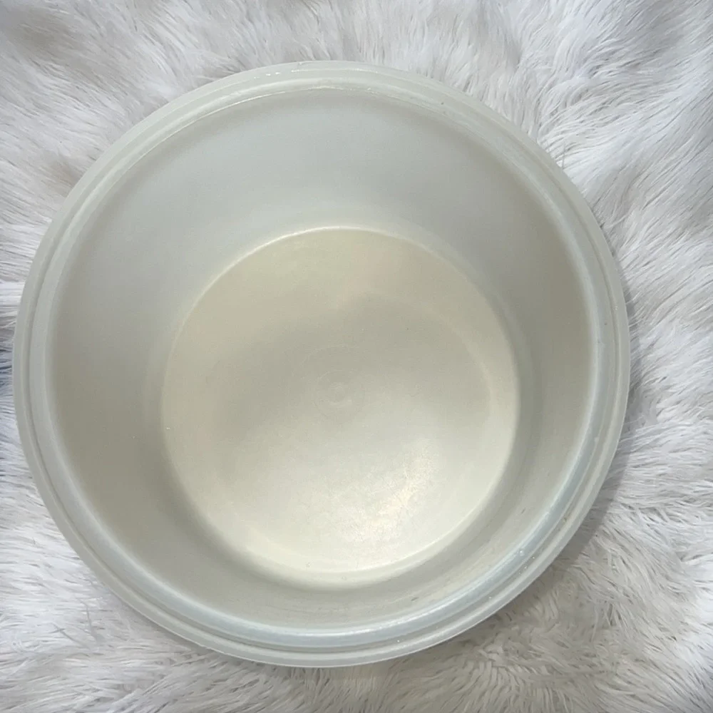 Vintage Tupperware Cake Carrier